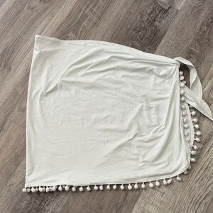 Lilly Pulitzer White Sarong with Pom Poms M/L